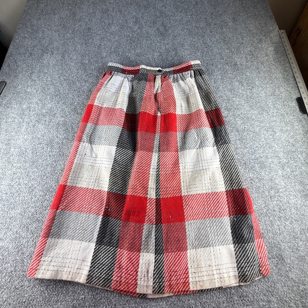 Vintage Manor House Red Black White Plaid A-Line Midi Skirt Made in USA 29 Waist